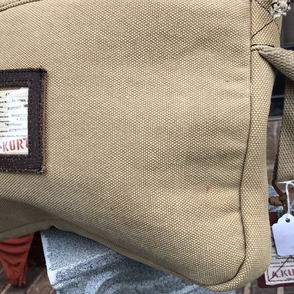 🚨B2G1 New A KURTZ Khaki Tan Canvas Laptop Case